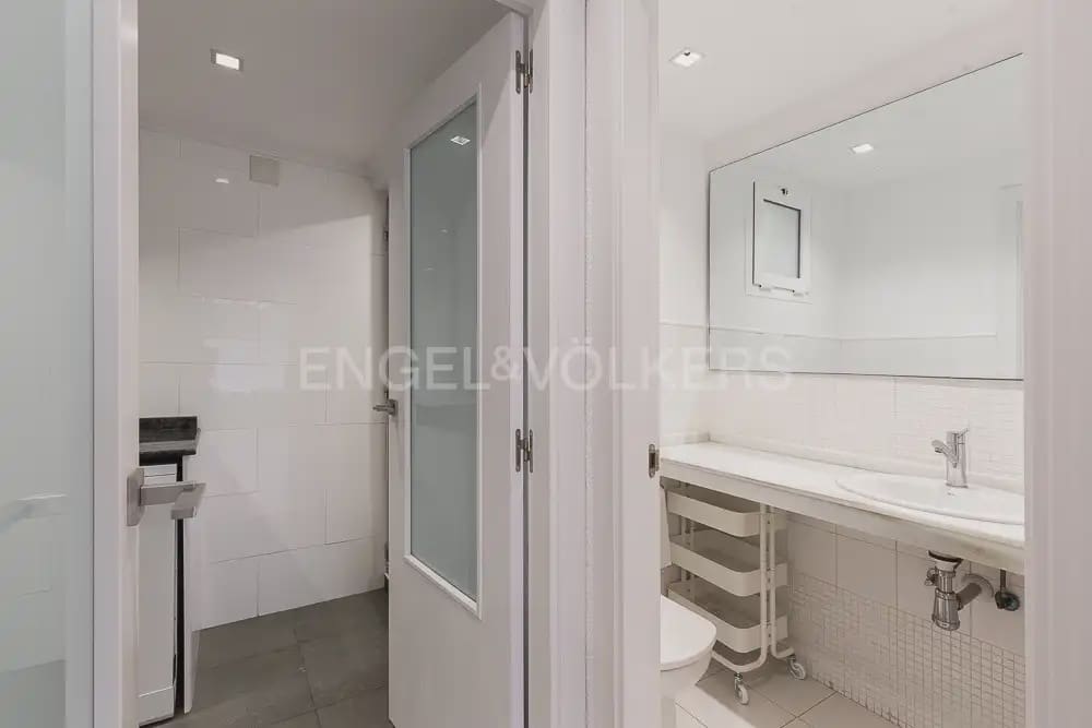 Piso de 2 habitaciones en València ciudad en alquiler - 2.300 € (Ref: 10098597)