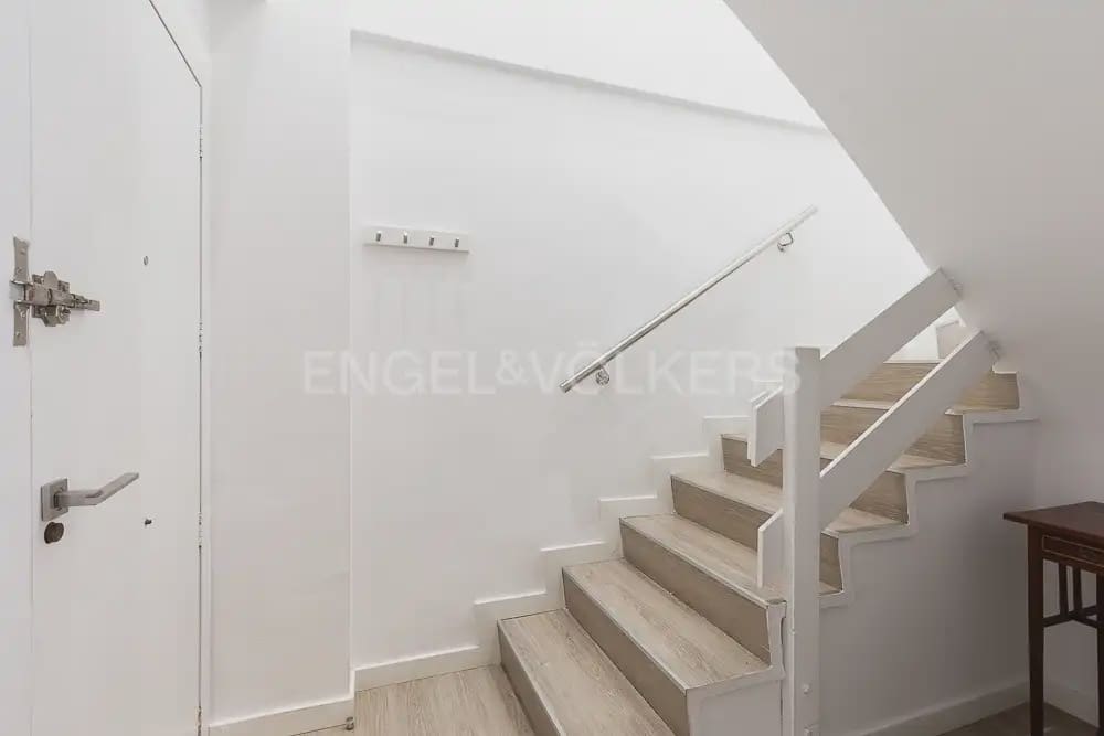 Piso de 2 habitaciones en València ciudad en alquiler - 2.300 € (Ref: 10098597)