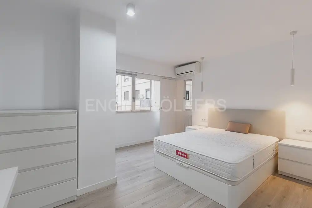 Piso de 2 habitaciones en València ciudad en alquiler - 2.300 € (Ref: 10098597)