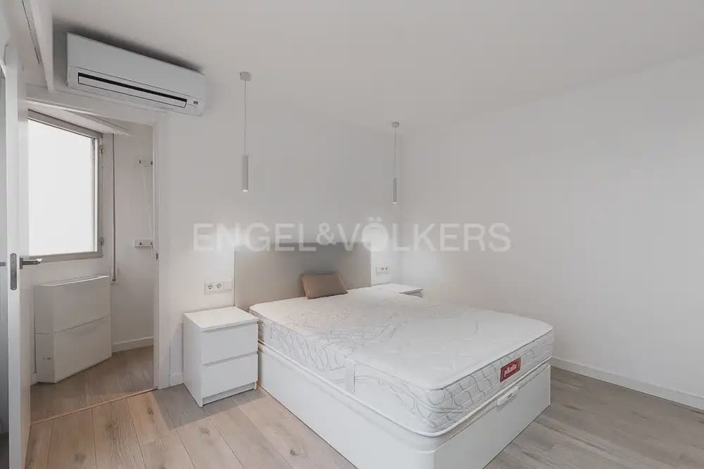 Piso de 2 habitaciones en València ciudad en alquiler - 2.300 € (Ref: 10098597)