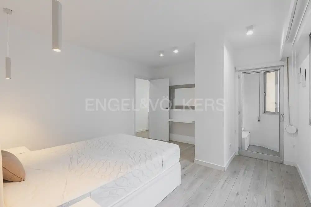 Piso de 2 habitaciones en València ciudad en alquiler - 2.300 € (Ref: 10098597)