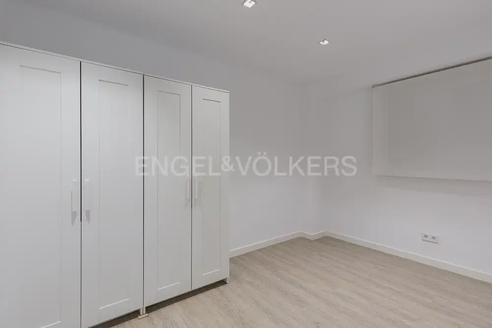 Piso de 2 habitaciones en València ciudad en alquiler - 2.300 € (Ref: 10098597)