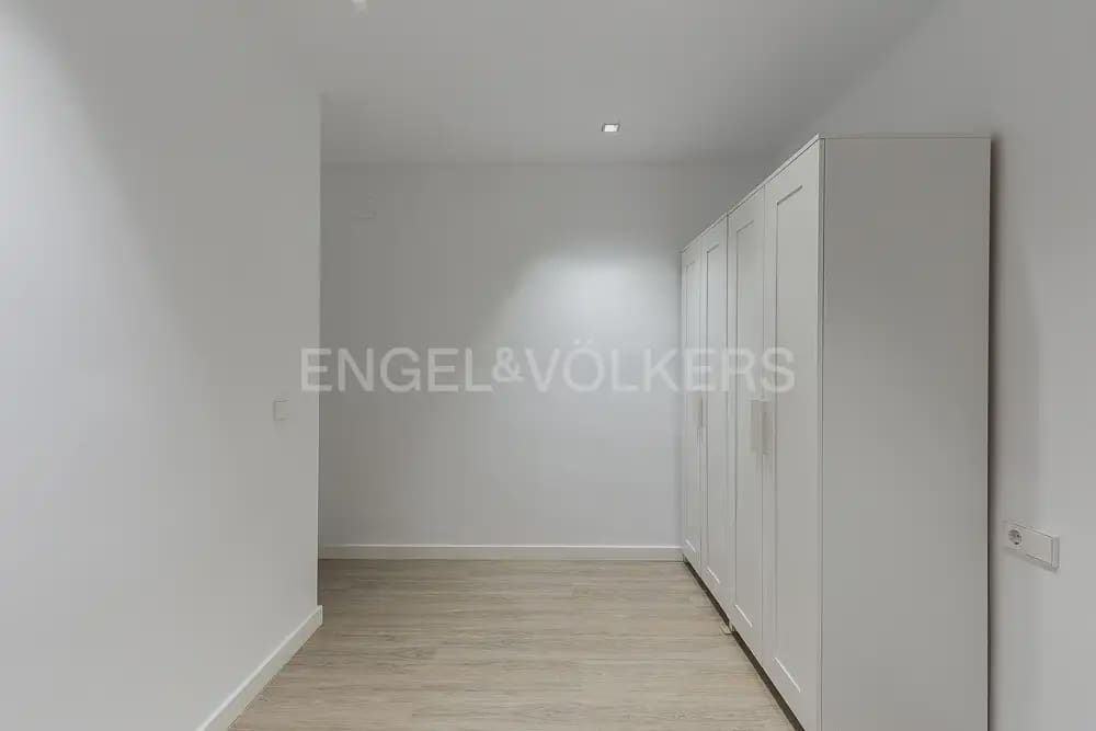 Piso de 2 habitaciones en València ciudad en alquiler - 2.300 € (Ref: 10098597)