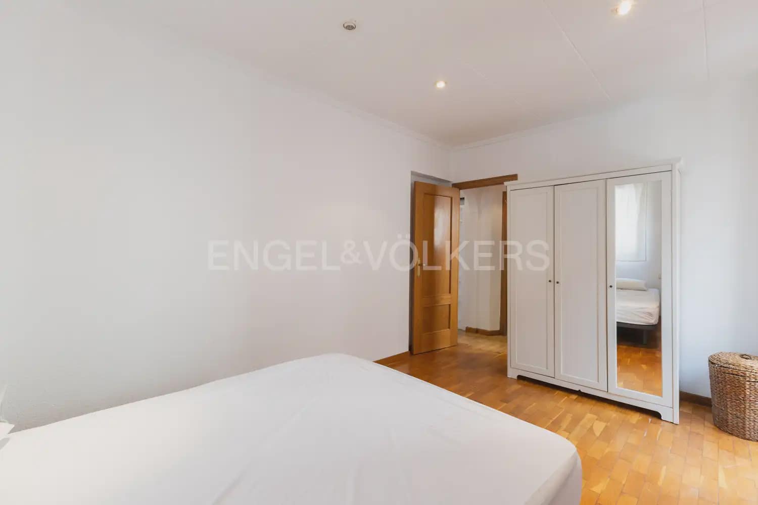 2 quarto Apartamento para arrendar em Valencia cidade - 1 200 € (Ref: 10098744)