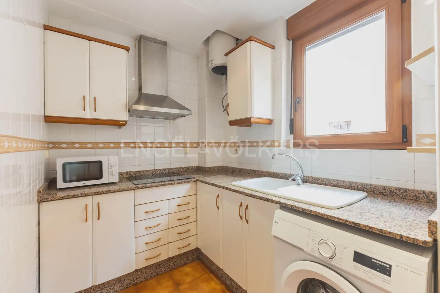 2 quarto Apartamento para arrendar em Valencia cidade - 1 200 € (Ref: 10098744)