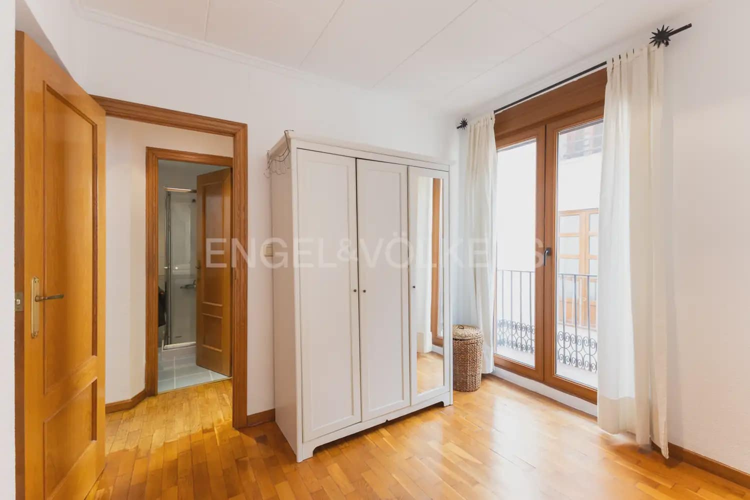 2 quarto Apartamento para arrendar em Valencia cidade - 1 200 € (Ref: 10098744)