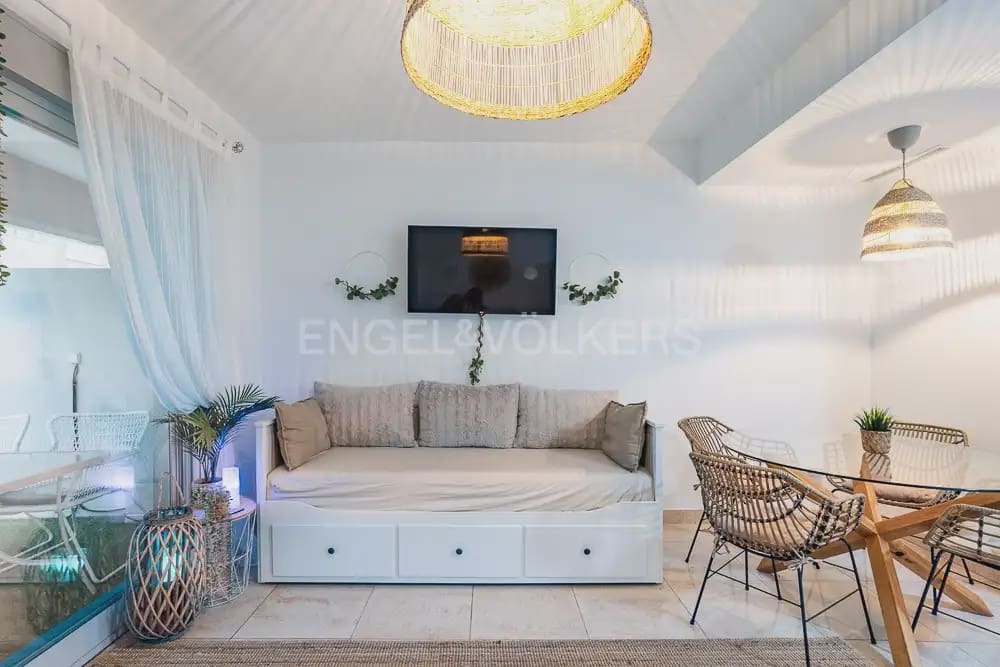 1 Zimmer Wohnung zu vermieten in Denia mit Pool Garage - 1.190 € (Ref: 10098901)