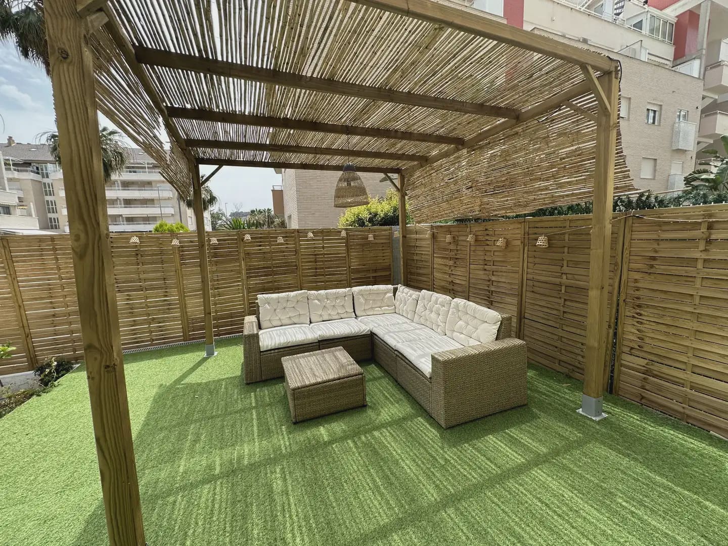 1 Zimmer Wohnung zu vermieten in Denia mit Pool Garage - 1.190 € (Ref: 10098901)