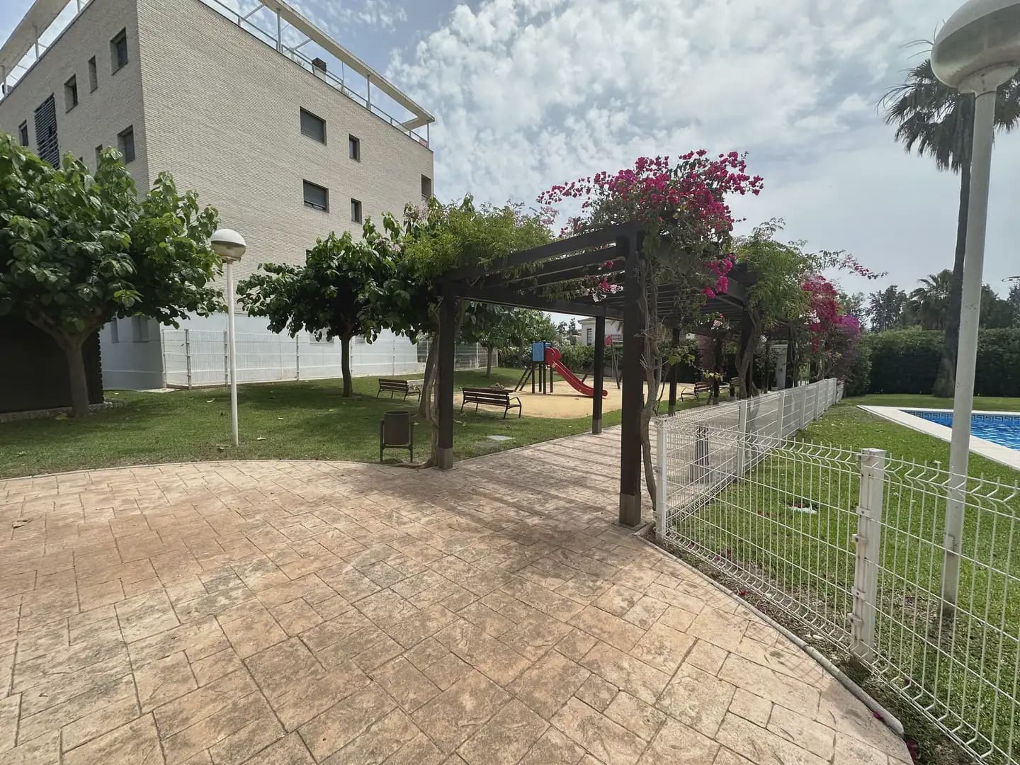 1 Zimmer Wohnung zu vermieten in Denia mit Pool Garage - 1.190 € (Ref: 10098901)