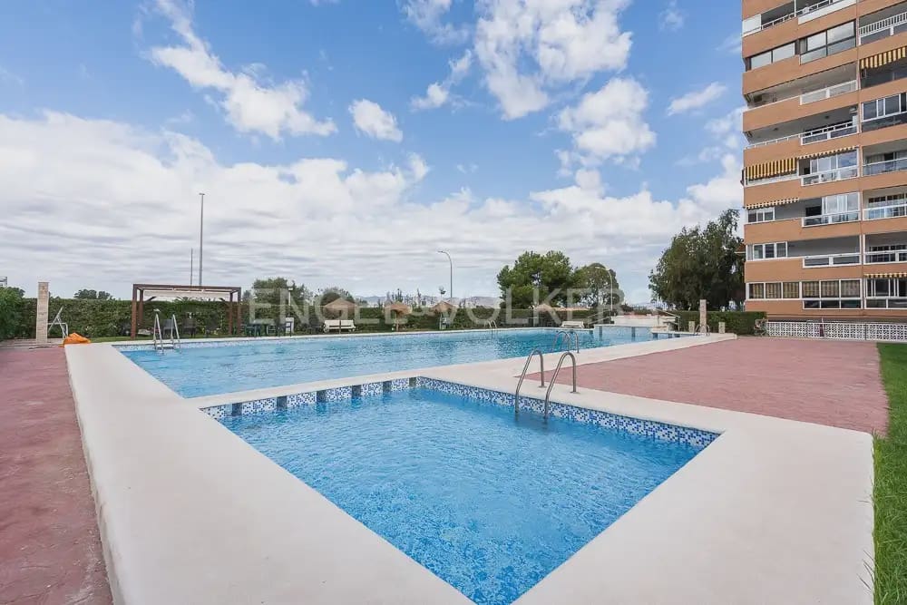 2 quarto Apartamento para arrendar em La Pobla de Farnals com piscina garagem - 1 200 € (Ref: 10098902)