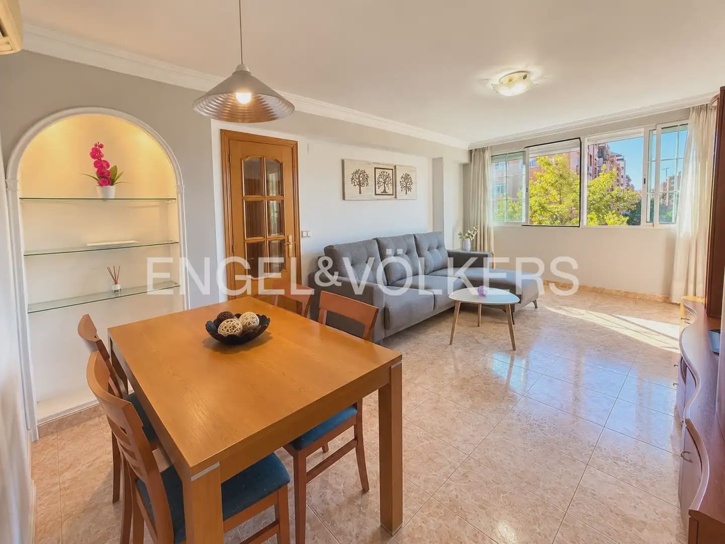 Appartement de 2 chambres à louer à Valence ville - 1 400 € (Ref: 10098903)
