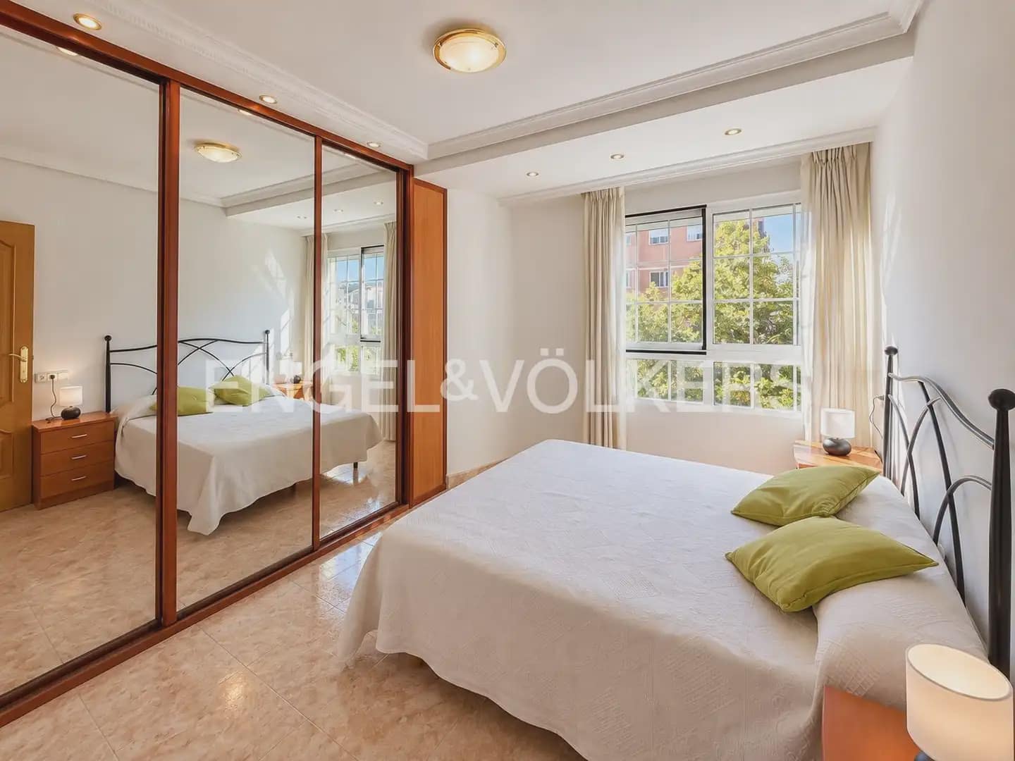 Appartement de 2 chambres à louer à Valence ville - 1 400 € (Ref: 10098903)
