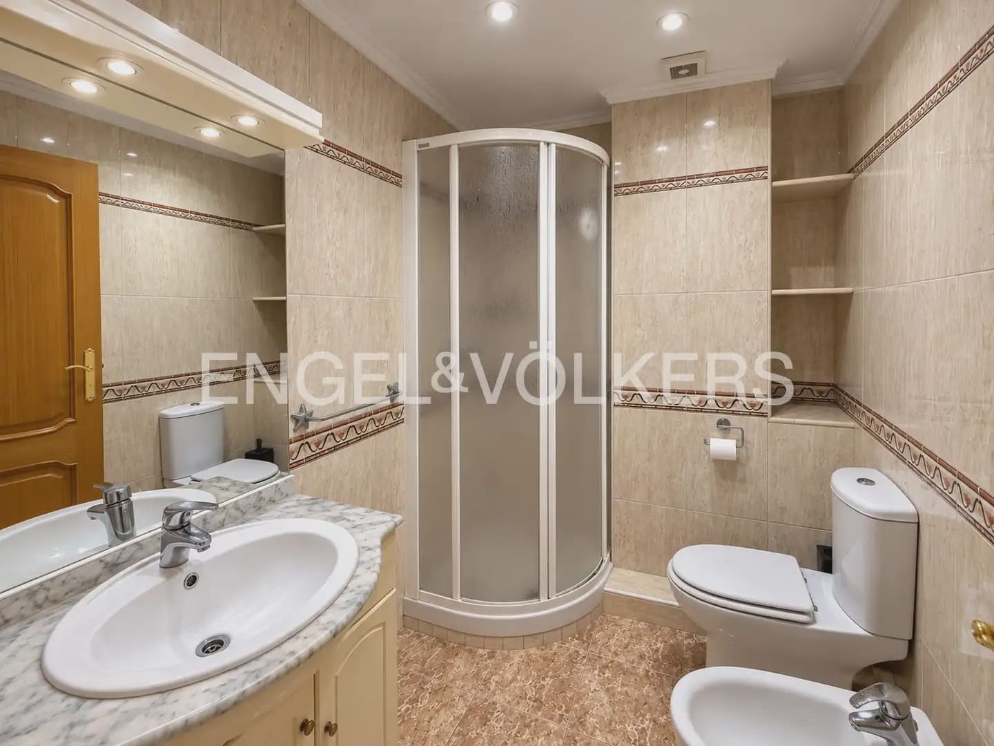 Appartement de 2 chambres à louer à Valence ville - 1 400 € (Ref: 10098903)