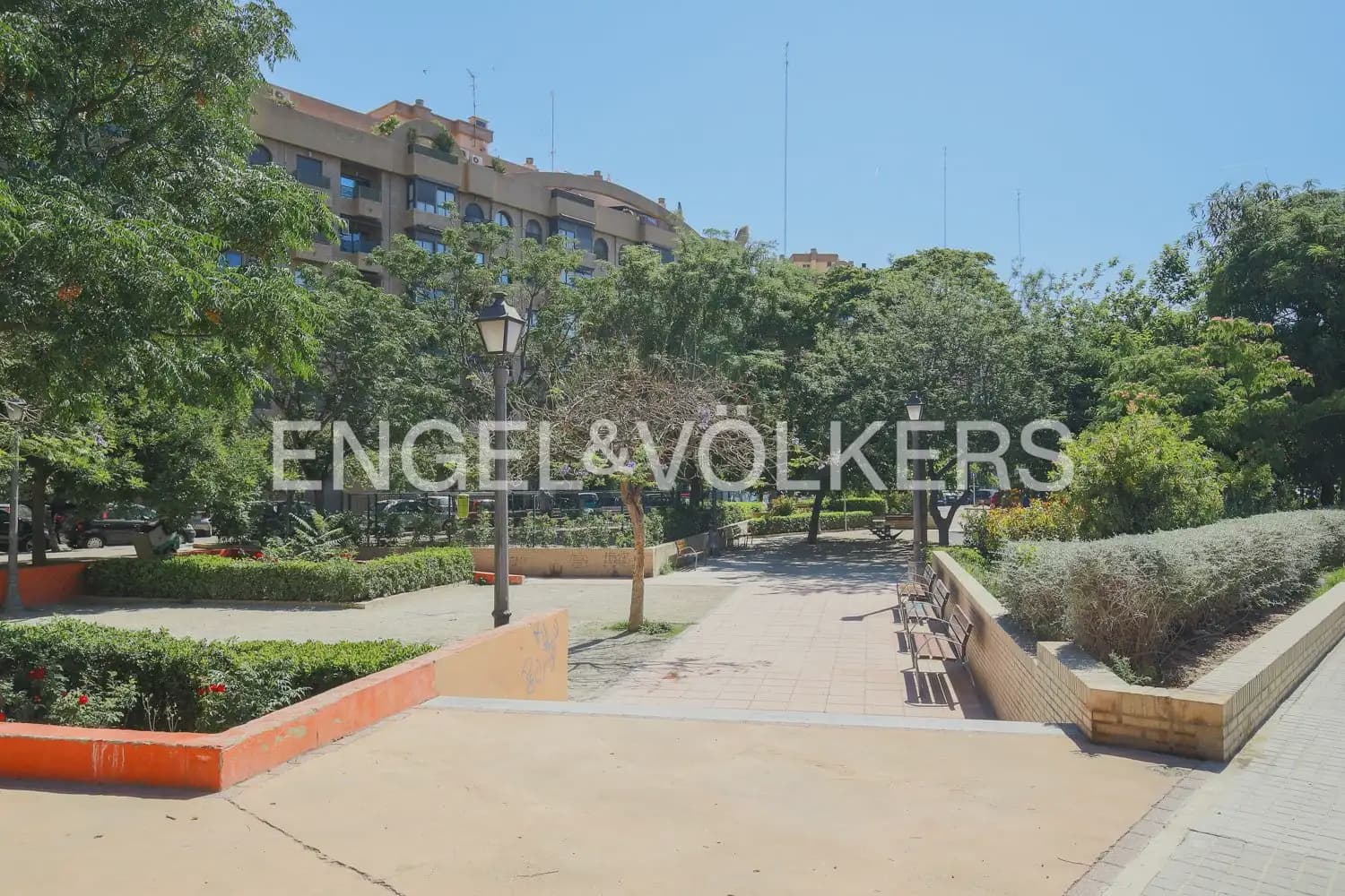 Appartement de 2 chambres à louer à Valence ville - 1 400 € (Ref: 10098903)