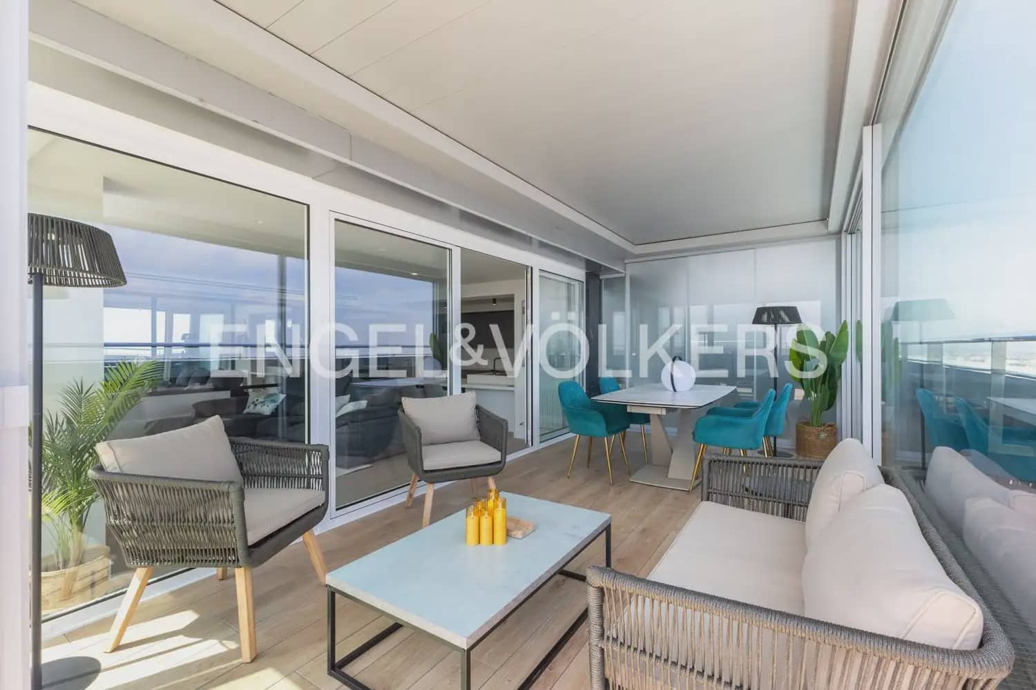 2 Zimmer Penthouse zu verkaufen in Valencia Stadt mit Pool Garage - 2.990.000 € (Ref: 10099082)