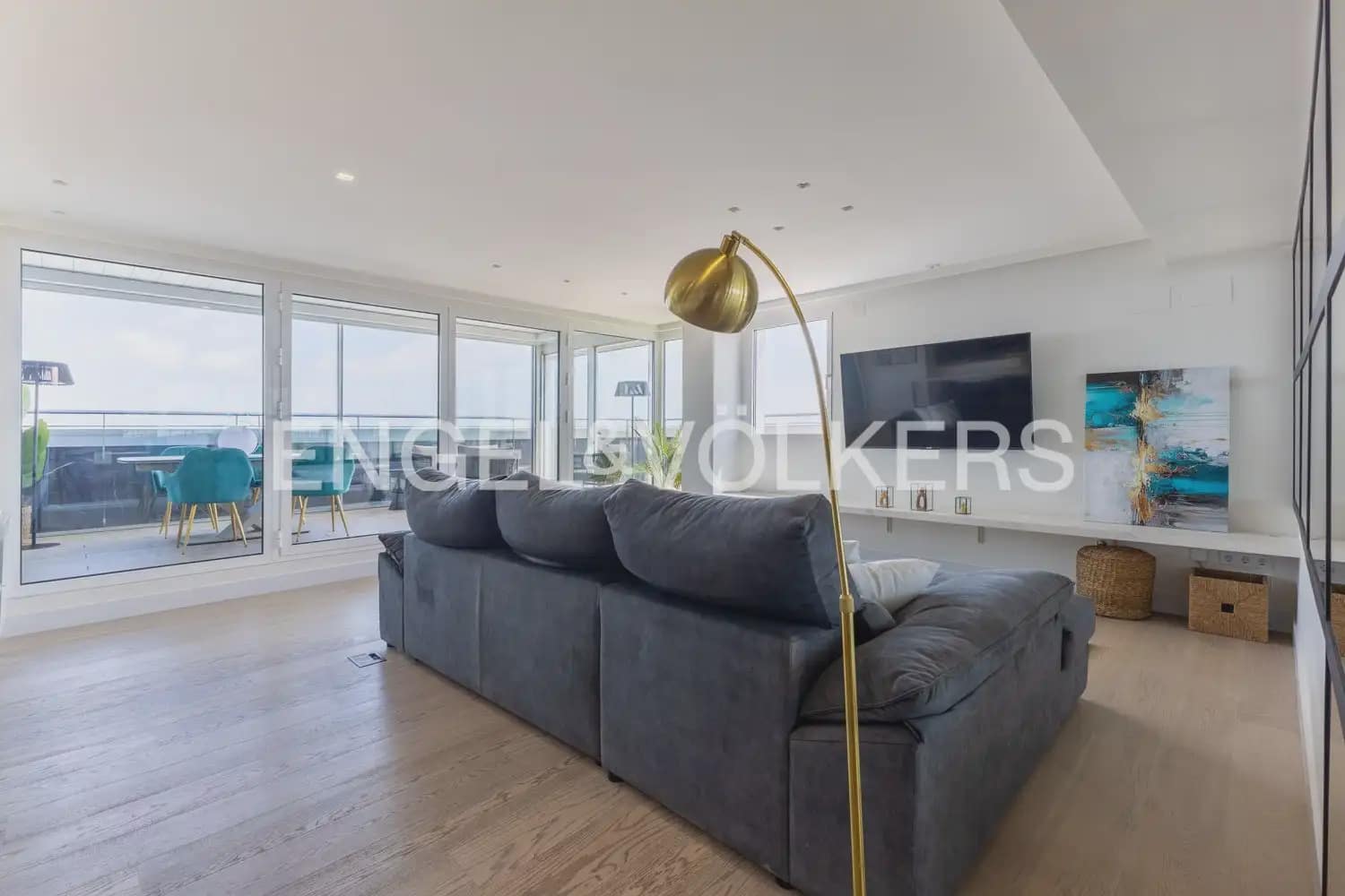 2 Zimmer Penthouse zu verkaufen in Valencia Stadt mit Pool Garage - 2.990.000 € (Ref: 10099082)