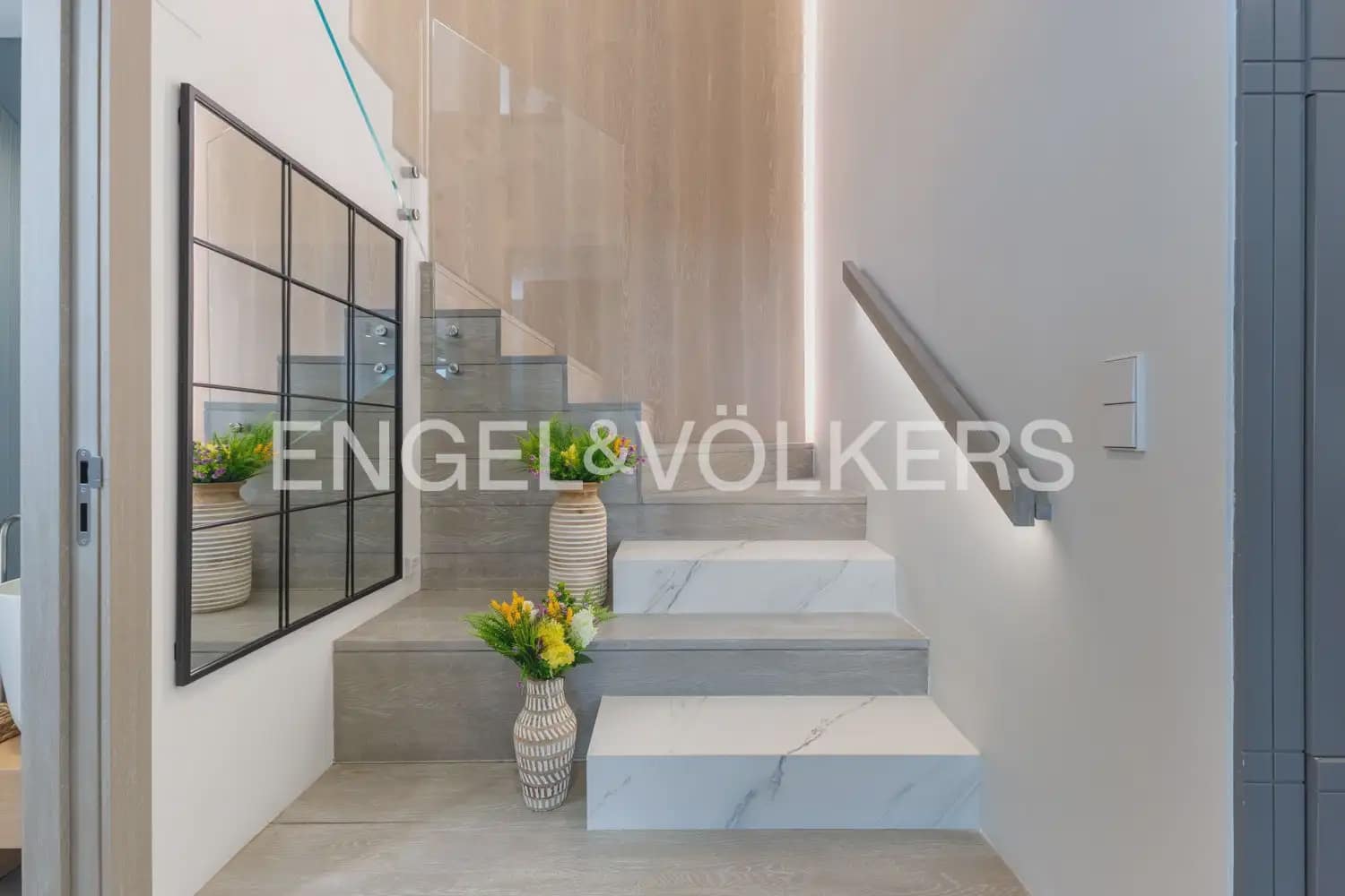 2 Zimmer Penthouse zu verkaufen in Valencia Stadt mit Pool Garage - 2.990.000 € (Ref: 10099082)