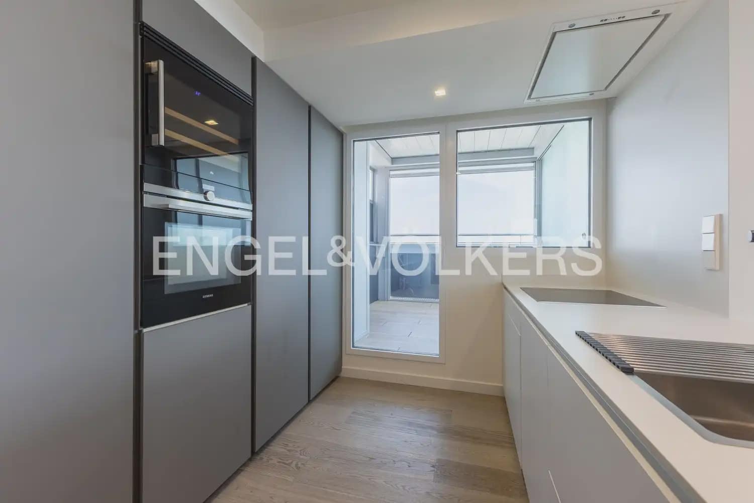 2 Zimmer Penthouse zu verkaufen in Valencia Stadt mit Pool Garage - 2.990.000 € (Ref: 10099082)