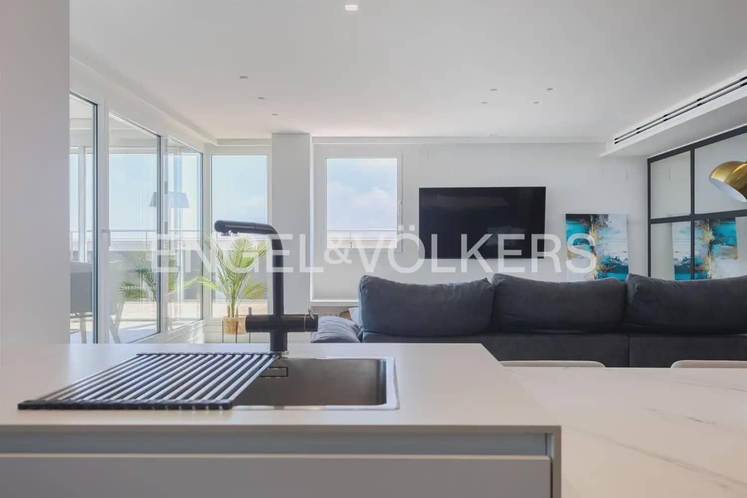 2 Zimmer Penthouse zu verkaufen in Valencia Stadt mit Pool Garage - 2.990.000 € (Ref: 10099082)