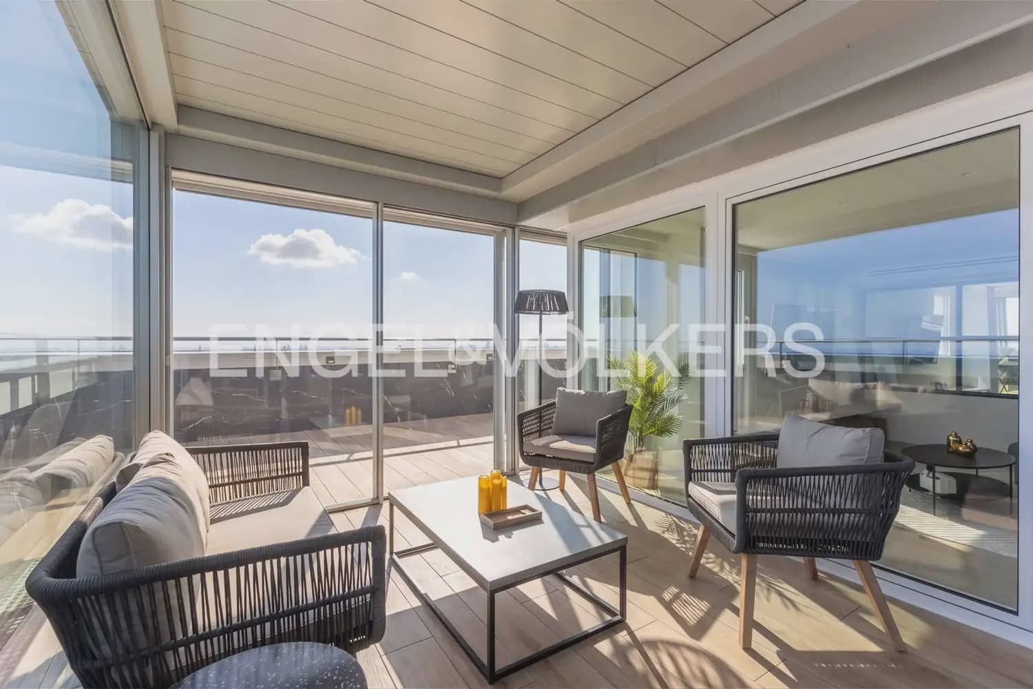2 Zimmer Penthouse zu verkaufen in Valencia Stadt mit Pool Garage - 2.990.000 € (Ref: 10099082)