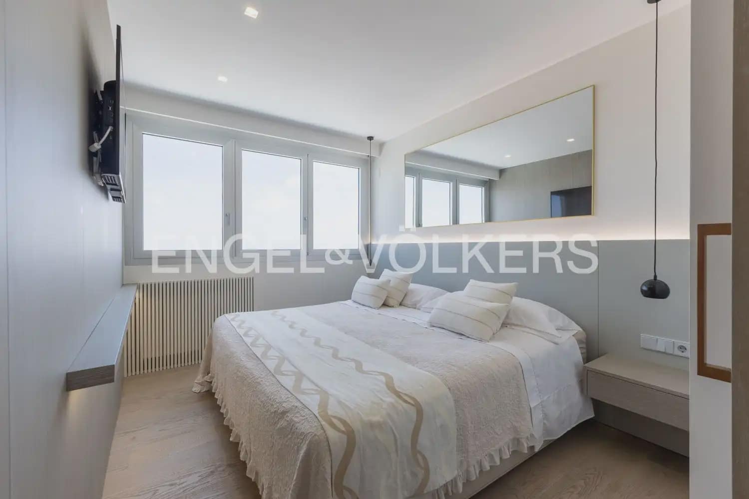 2 Zimmer Penthouse zu verkaufen in Valencia Stadt mit Pool Garage - 2.990.000 € (Ref: 10099082)