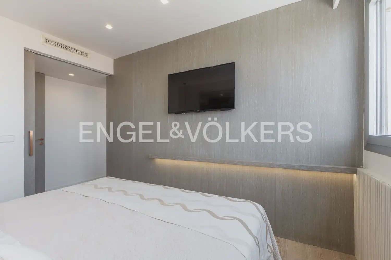 2 Zimmer Penthouse zu verkaufen in Valencia Stadt mit Pool Garage - 2.990.000 € (Ref: 10099082)