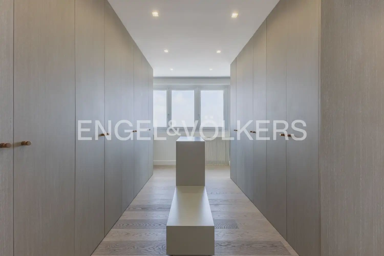 2 Zimmer Penthouse zu verkaufen in Valencia Stadt mit Pool Garage - 2.990.000 € (Ref: 10099082)