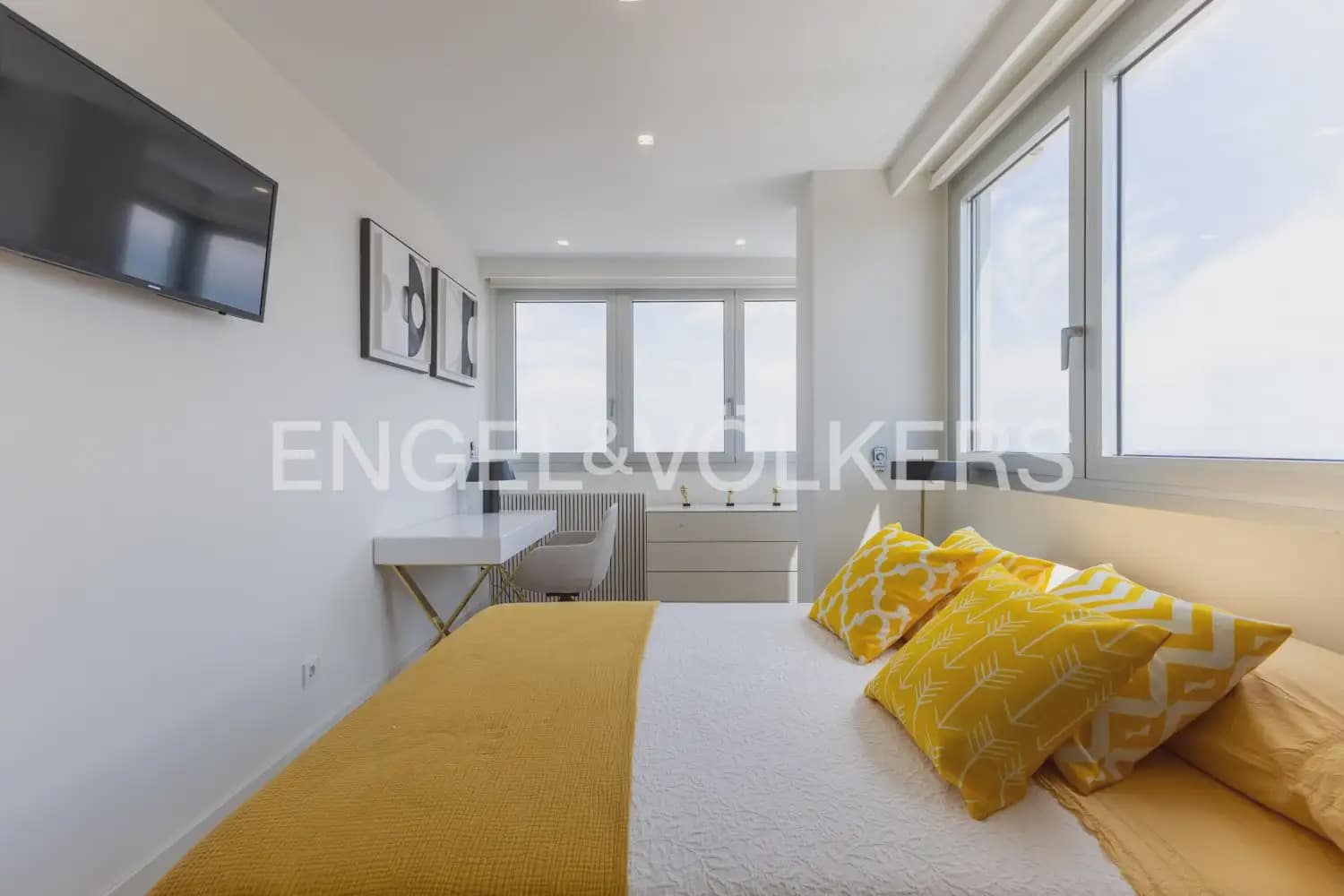2 Zimmer Penthouse zu verkaufen in Valencia Stadt mit Pool Garage - 2.990.000 € (Ref: 10099082)