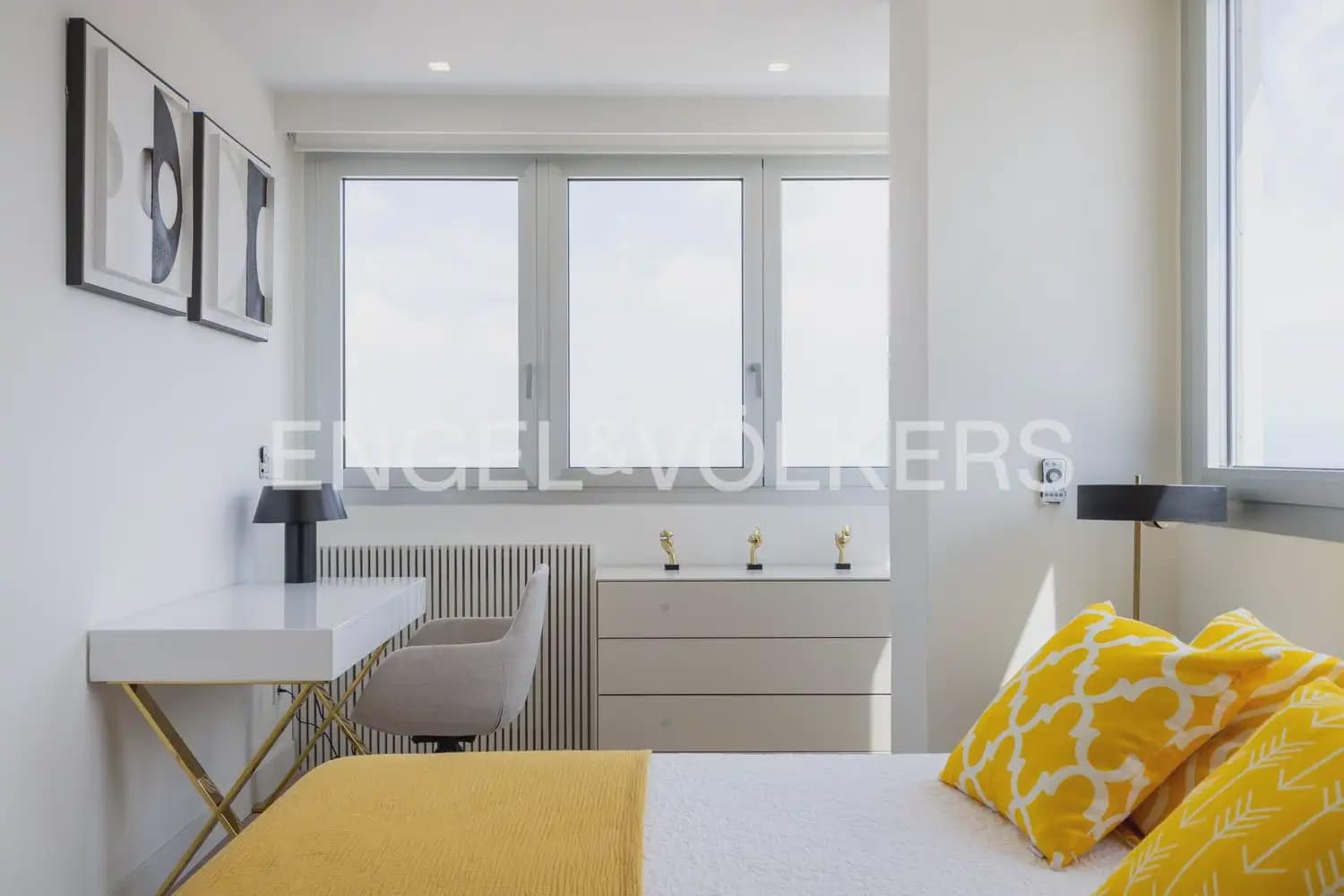 2 Zimmer Penthouse zu verkaufen in Valencia Stadt mit Pool Garage - 2.990.000 € (Ref: 10099082)