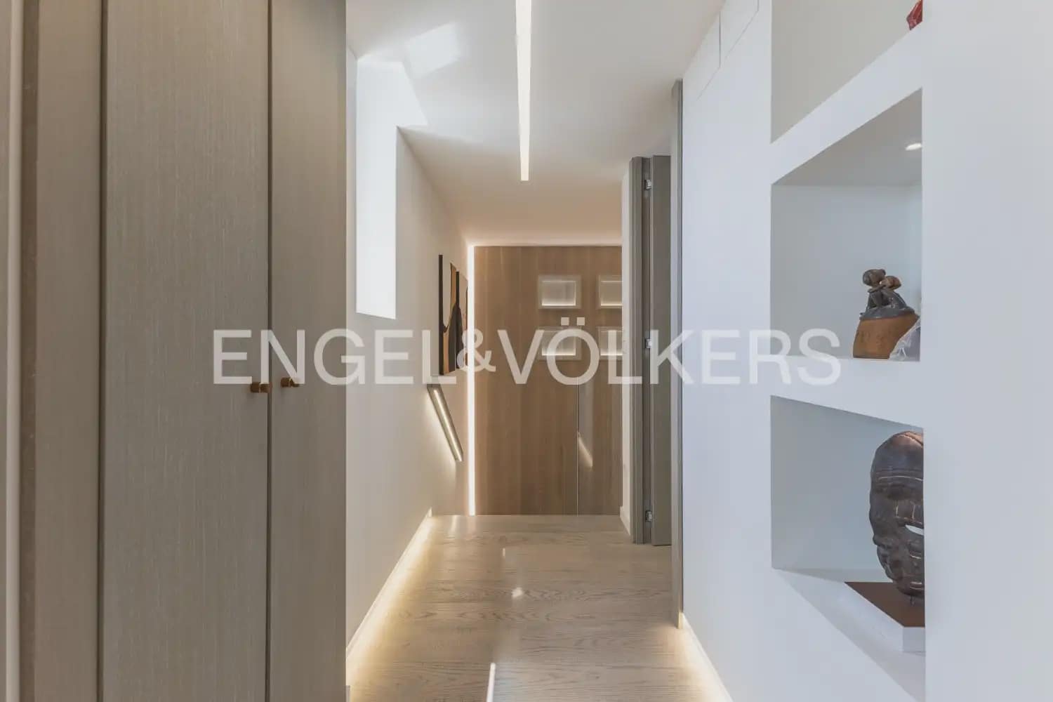 2 Zimmer Penthouse zu verkaufen in Valencia Stadt mit Pool Garage - 2.990.000 € (Ref: 10099082)