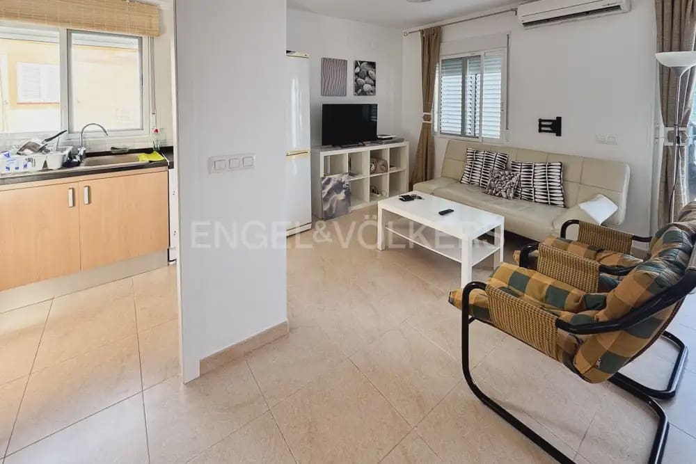 Appartement de 2 chambres à louer à Oliva avec piscine - 900 € (Ref: 10099083)
