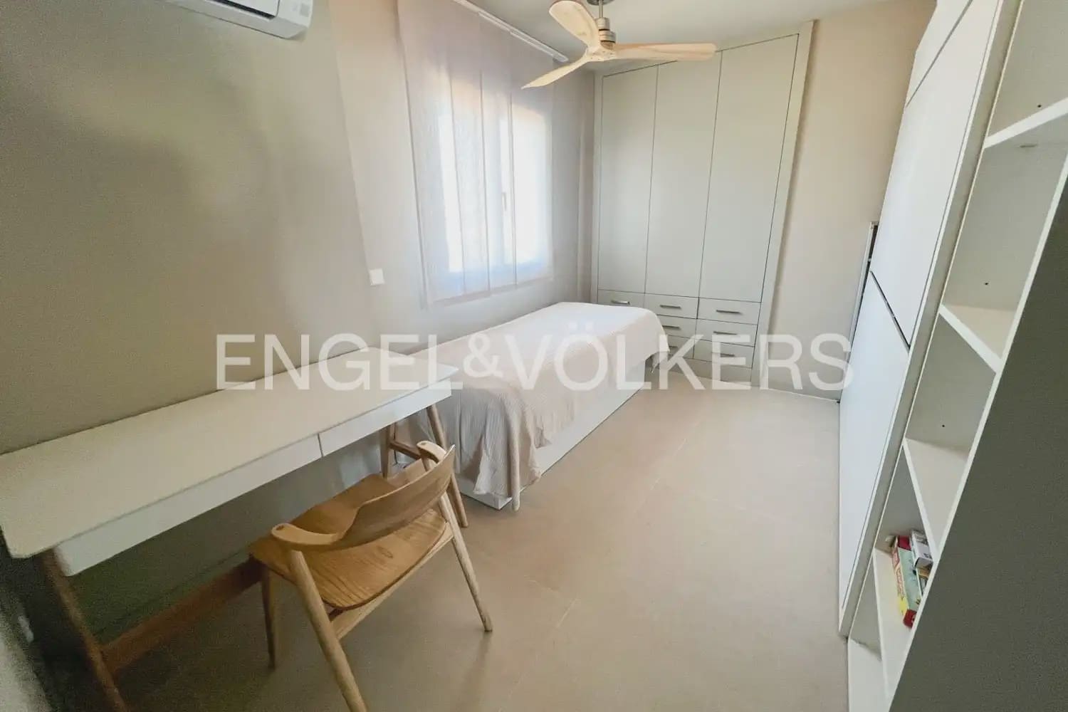 2 bedroom Flat for rent in Denia with pool garage - € 1,500 (Ref: 10099380)