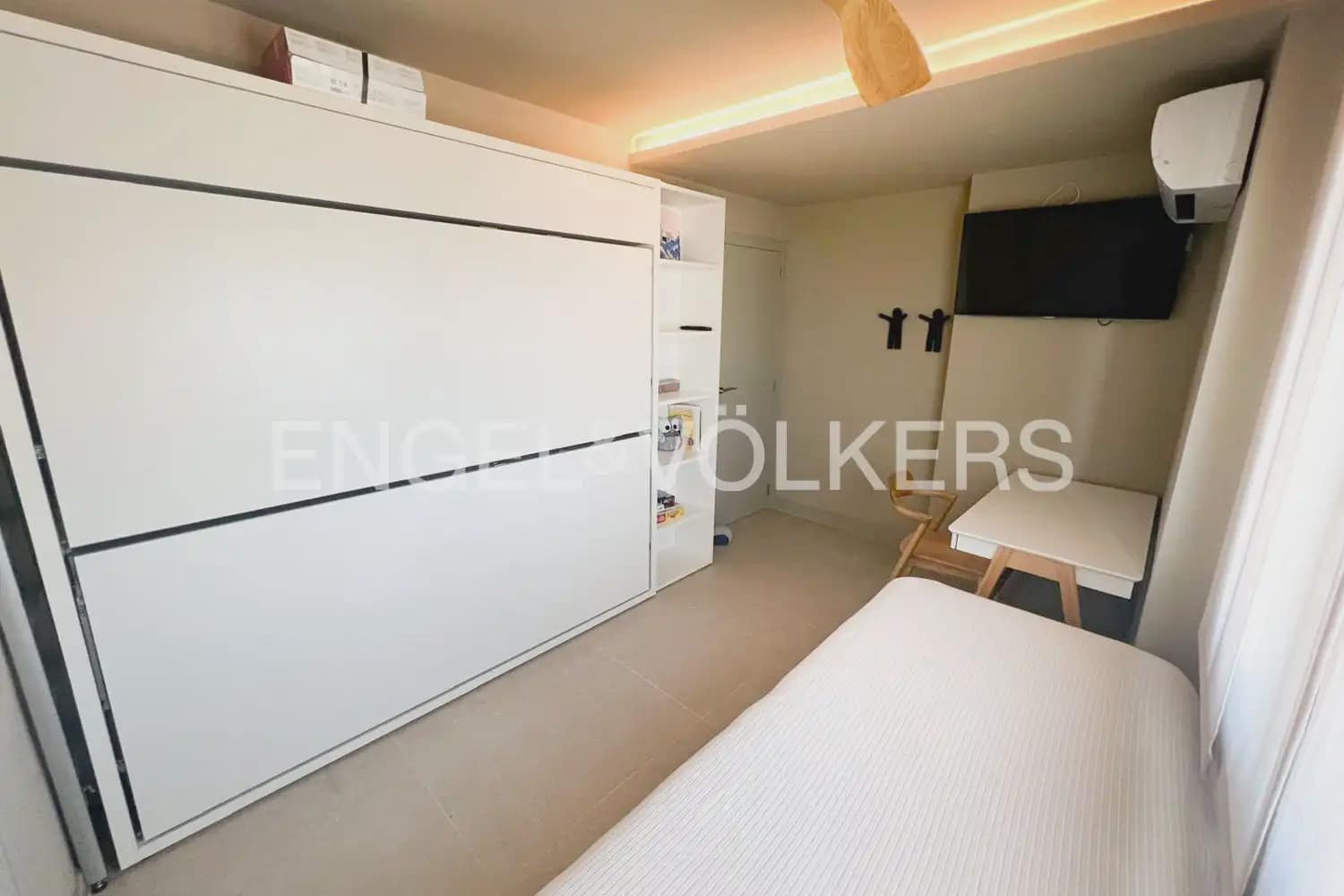 2 bedroom Flat for rent in Denia with pool garage - € 1,500 (Ref: 10099380)