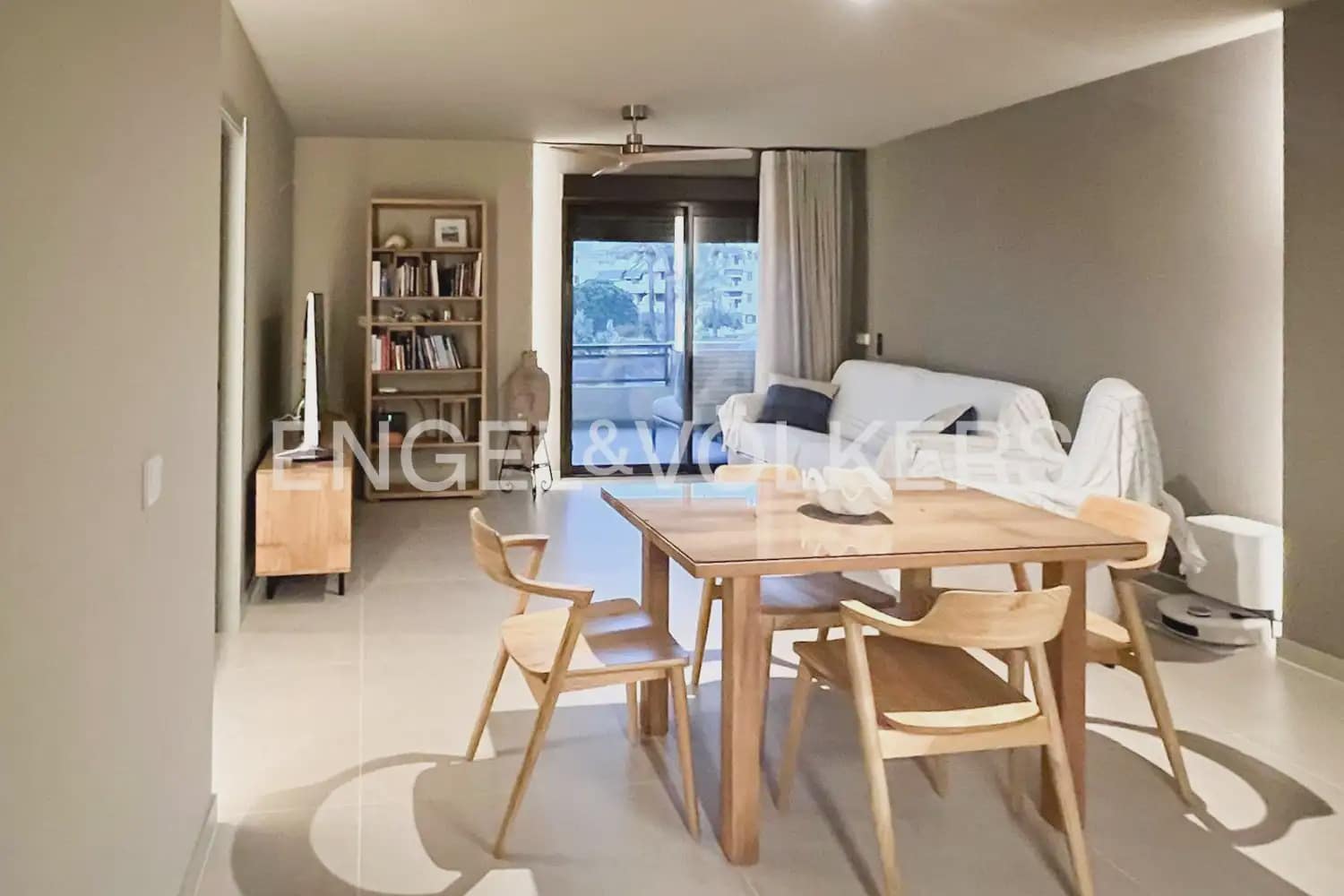 2 bedroom Flat for rent in Denia with pool garage - € 1,500 (Ref: 10099380)