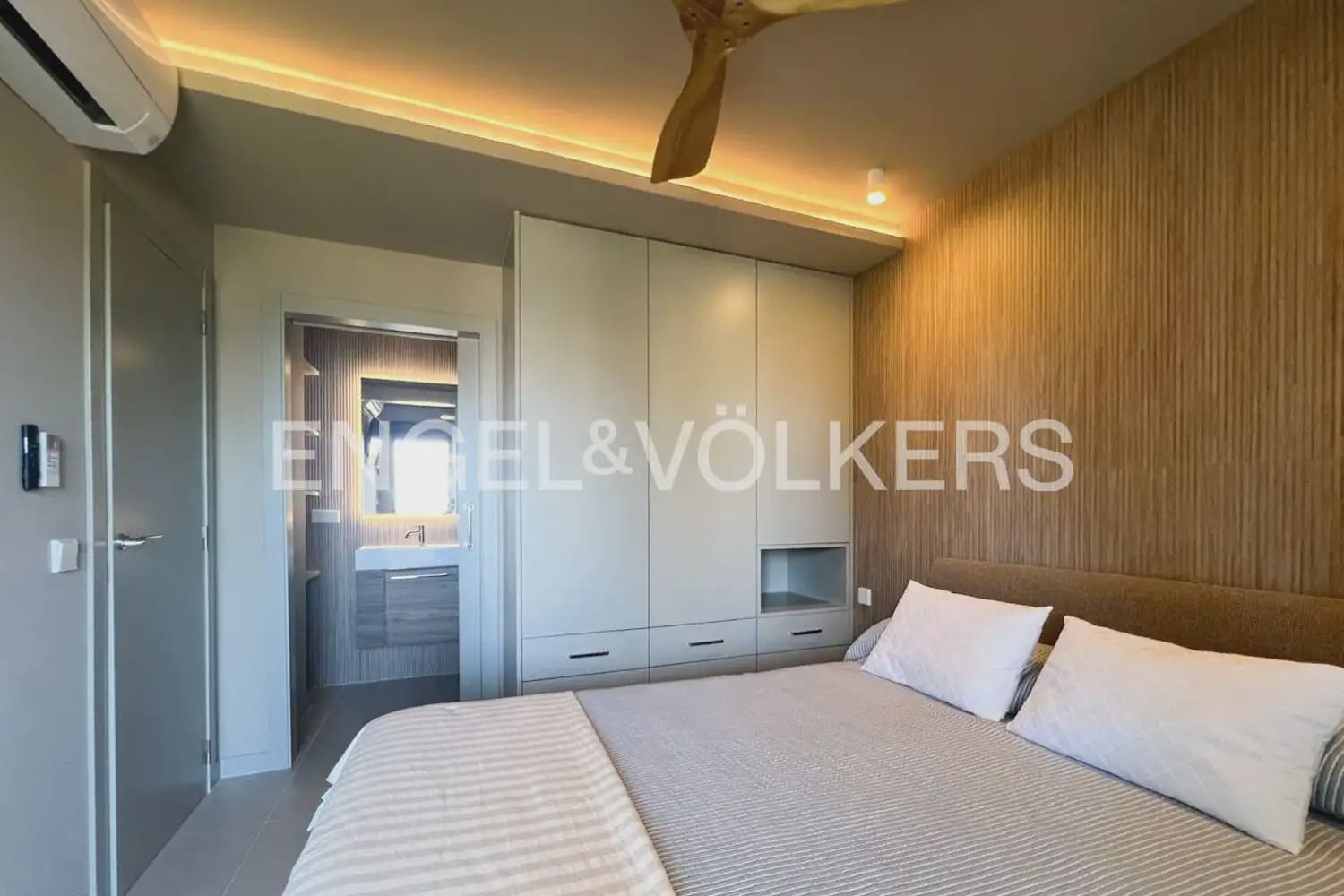 2 bedroom Flat for rent in Denia with pool garage - € 1,500 (Ref: 10099380)
