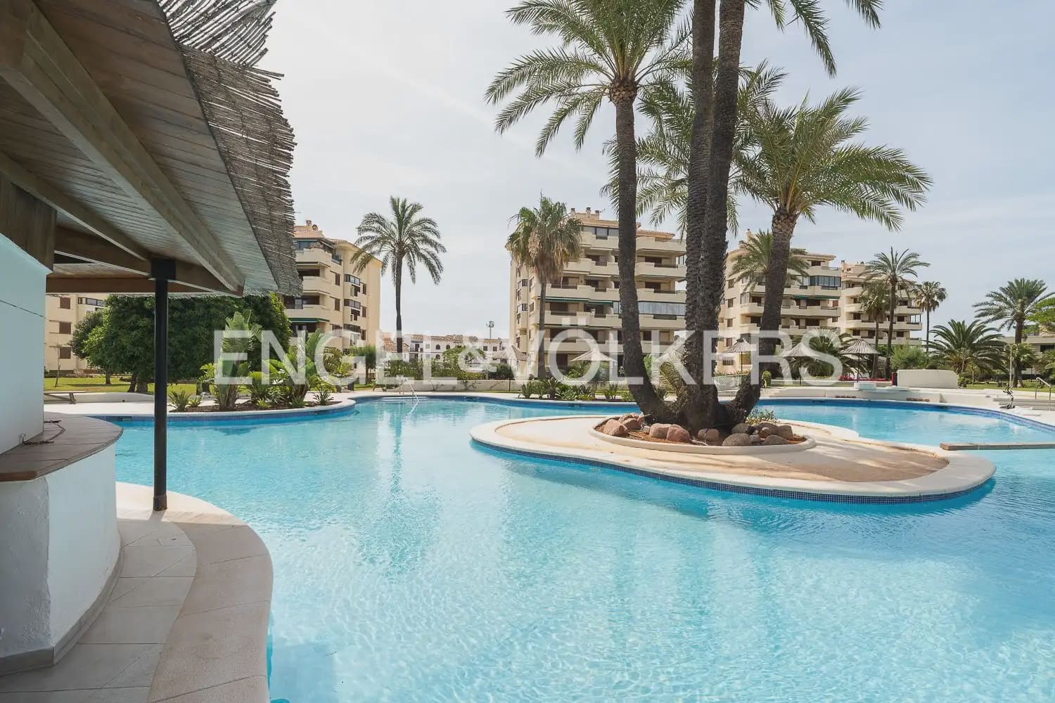 2 bedroom Flat for rent in Denia with pool garage - € 1,500 (Ref: 10099380)