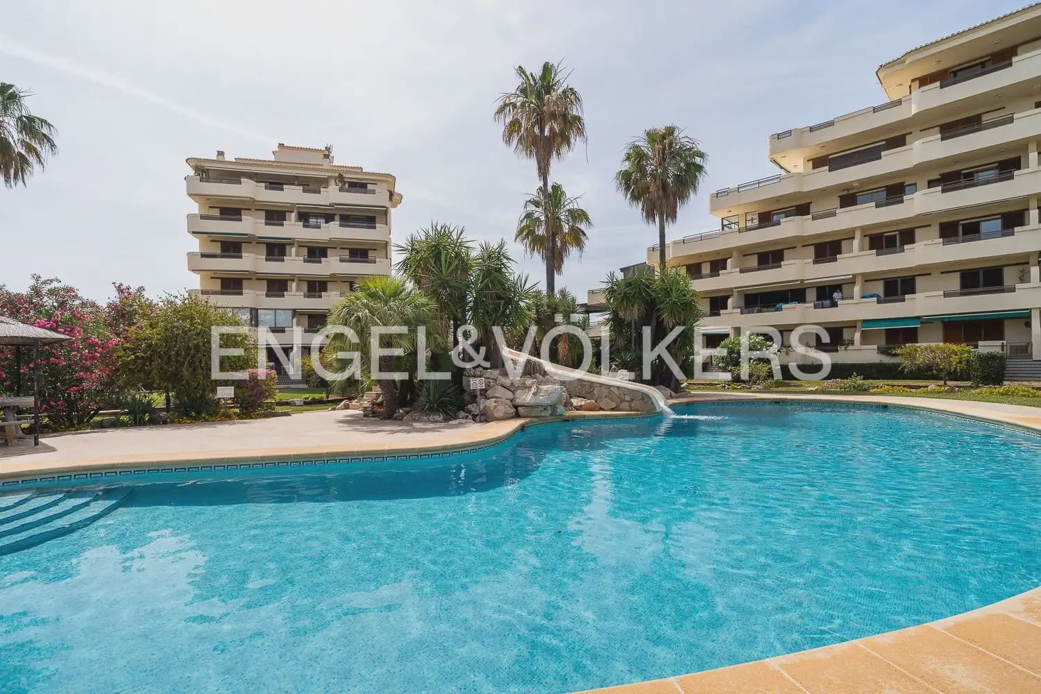 2 bedroom Flat for rent in Denia with pool garage - € 1,500 (Ref: 10099380)
