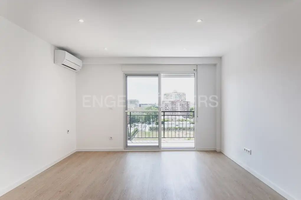 4 camera da letto Appartamento da affittare in Valencia citta - 1.800 € (Rif: 10099381)