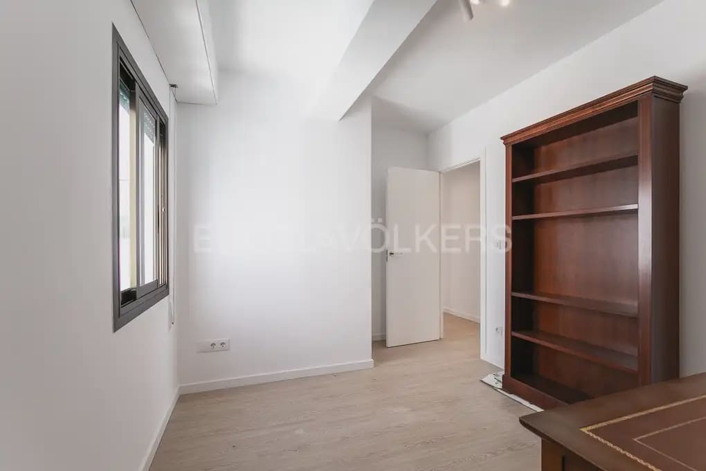 4 camera da letto Appartamento da affittare in Valencia citta - 1.800 € (Rif: 10099381)