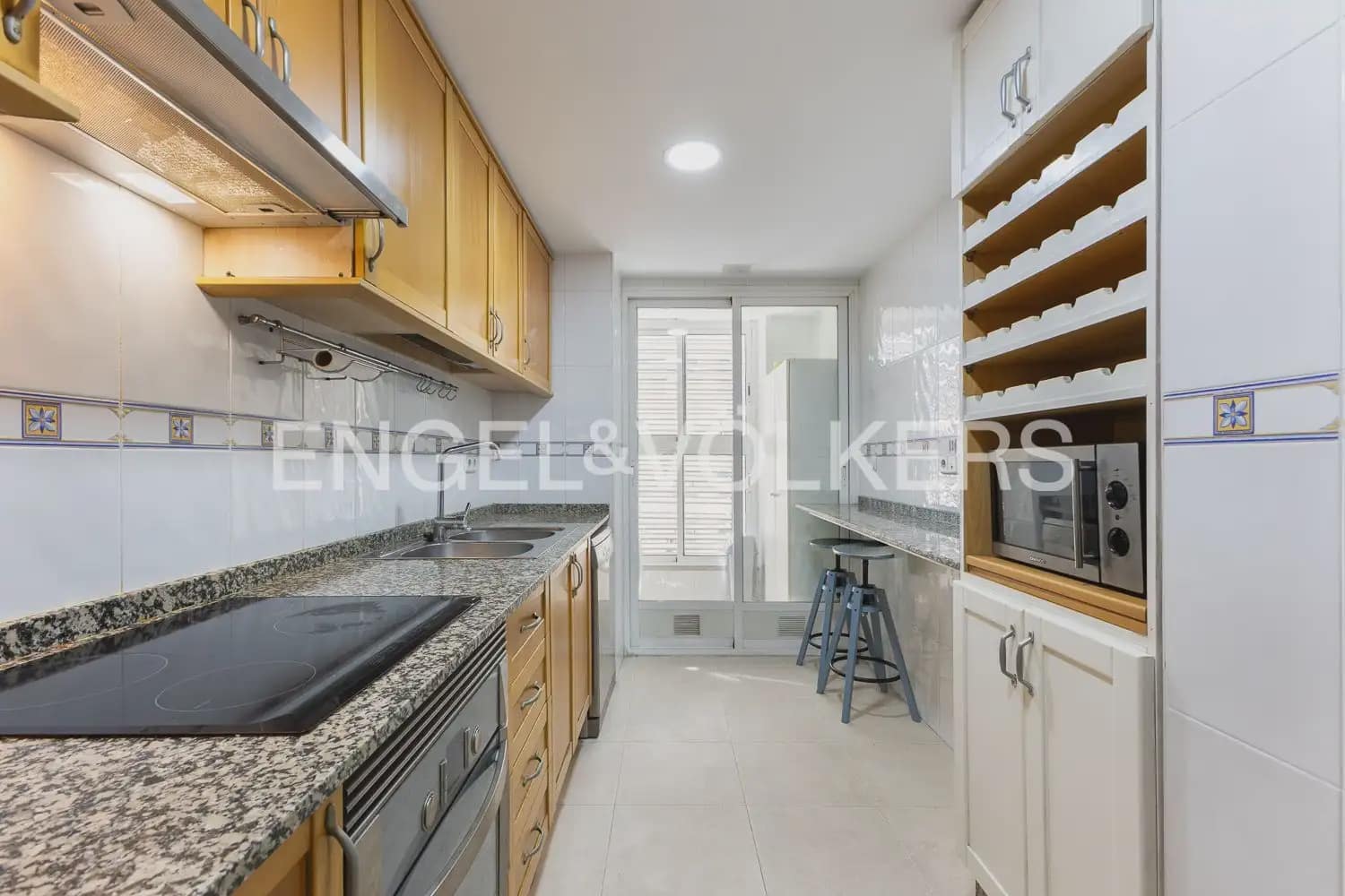 3 Zimmer Wohnung zu vermieten in Valencia Stadt mit Garage - 1.700 € (Ref: 10099382)