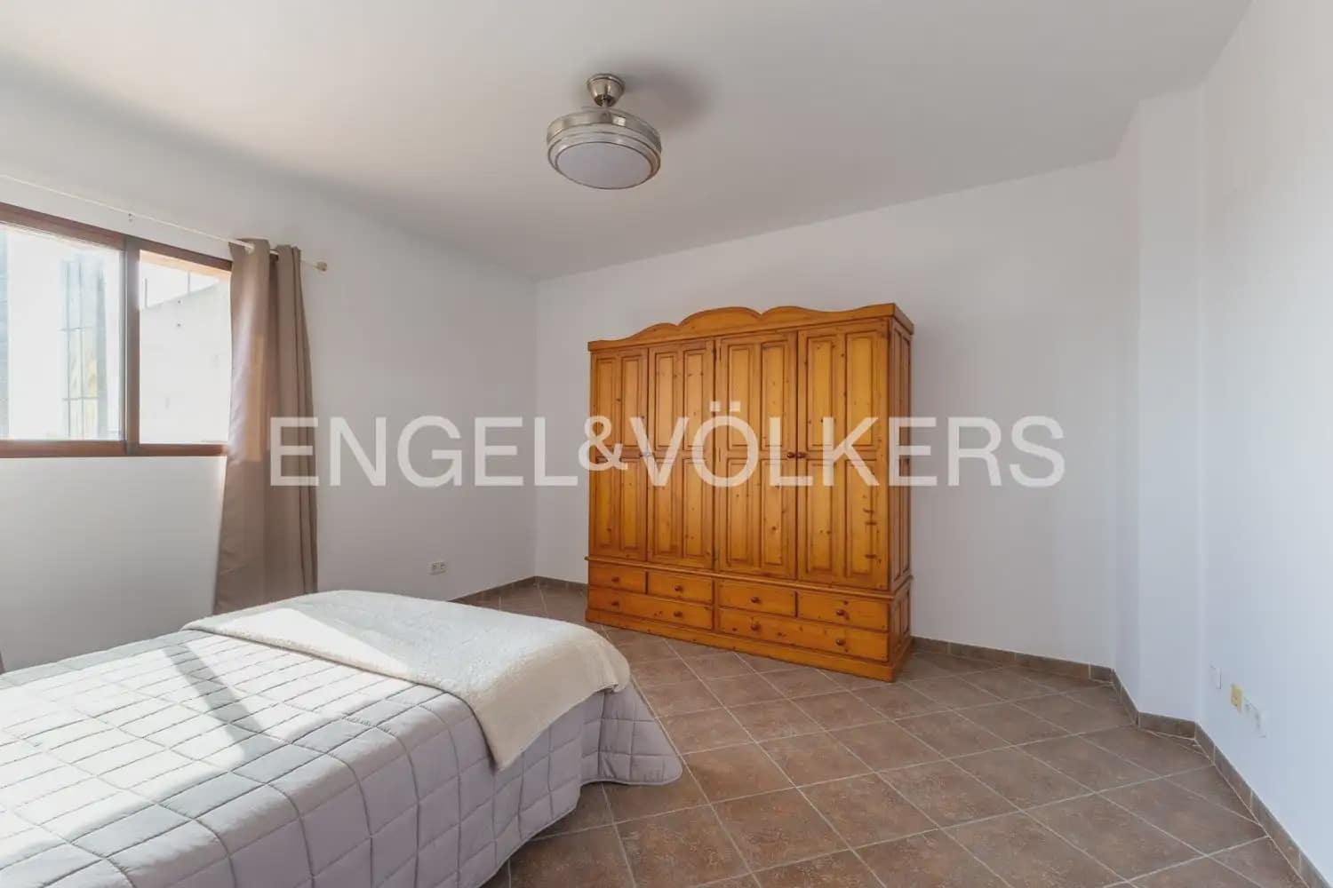 1 slaapkamer Flat te huur in Riba-roja de Turia - € 1.000 (Ref: 10099383)