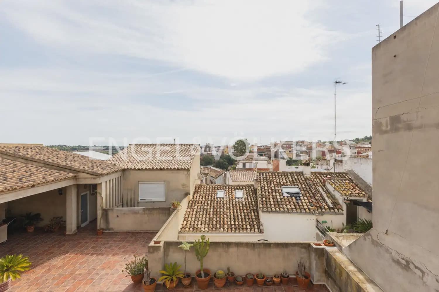 1 slaapkamer Flat te huur in Riba-roja de Turia - € 1.000 (Ref: 10099383)