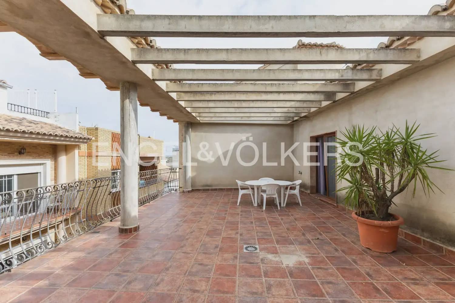 1 slaapkamer Flat te huur in Riba-roja de Turia - € 1.000 (Ref: 10099383)