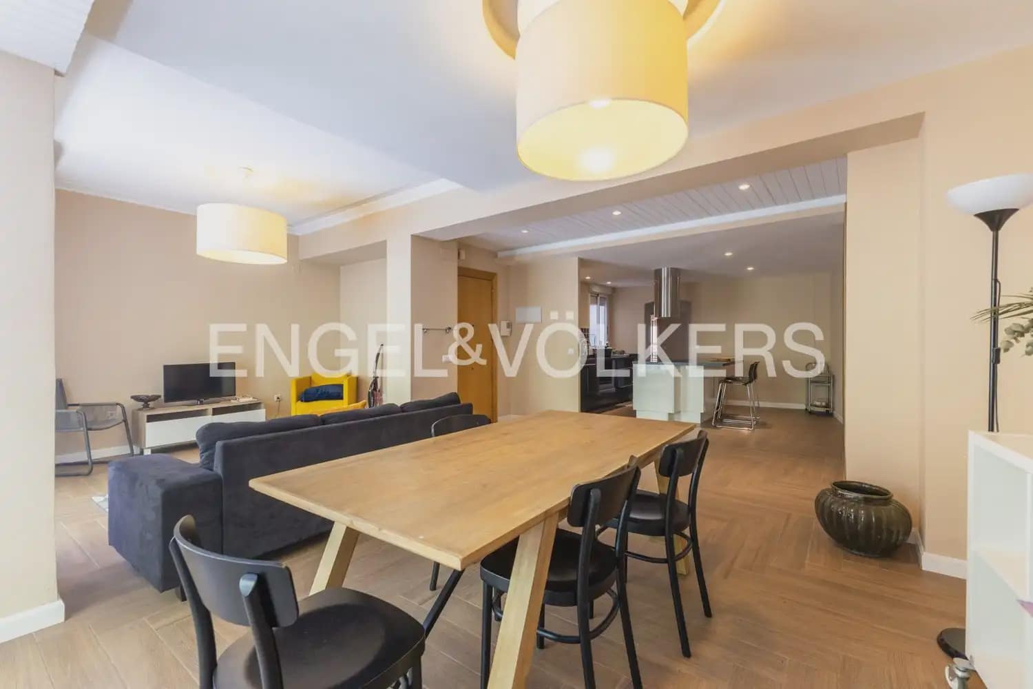 2 sovrum Lägenhet att hyra i Valencia stad - 2 000 € (Ref: 10099385)