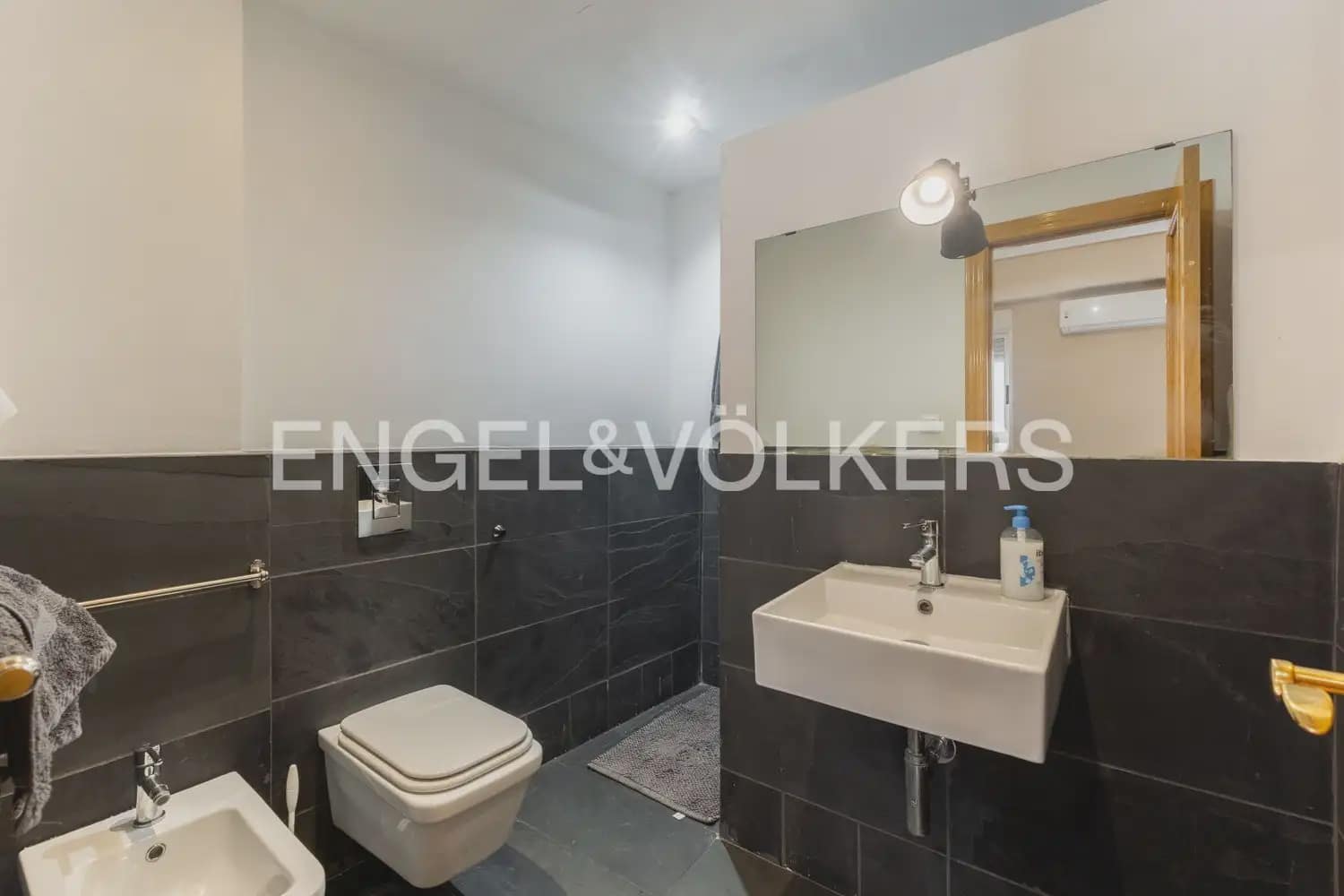 2 sovrum Lägenhet att hyra i Valencia stad - 2 000 € (Ref: 10099385)