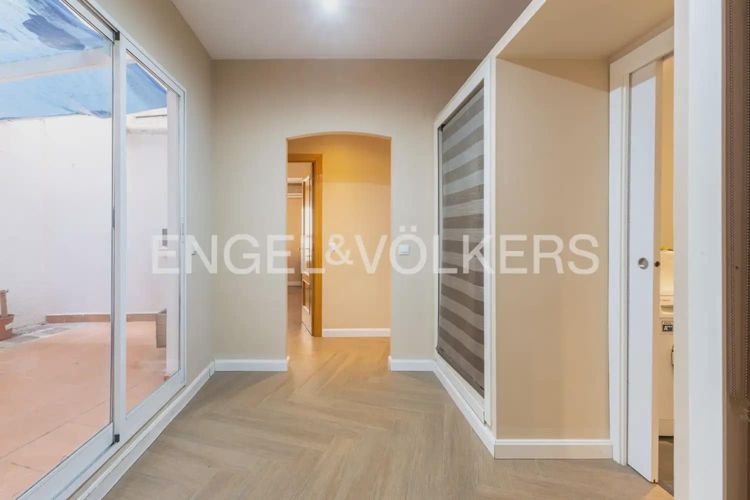 2 sovrum Lägenhet att hyra i Valencia stad - 2 000 € (Ref: 10099385)