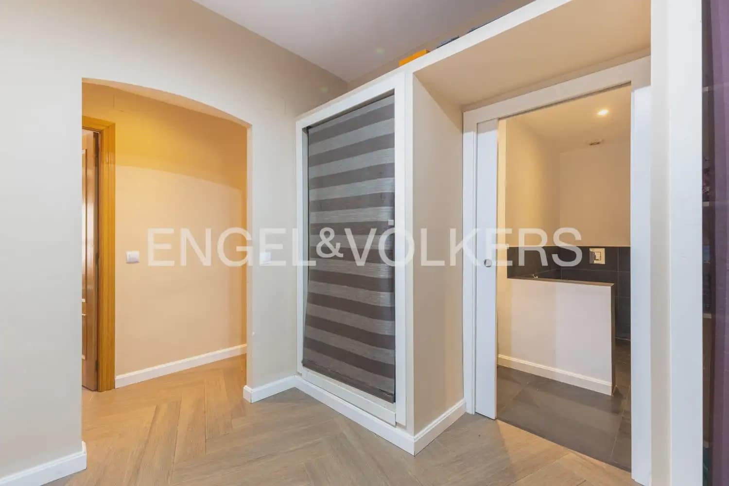 2 sovrum Lägenhet att hyra i Valencia stad - 2 000 € (Ref: 10099385)