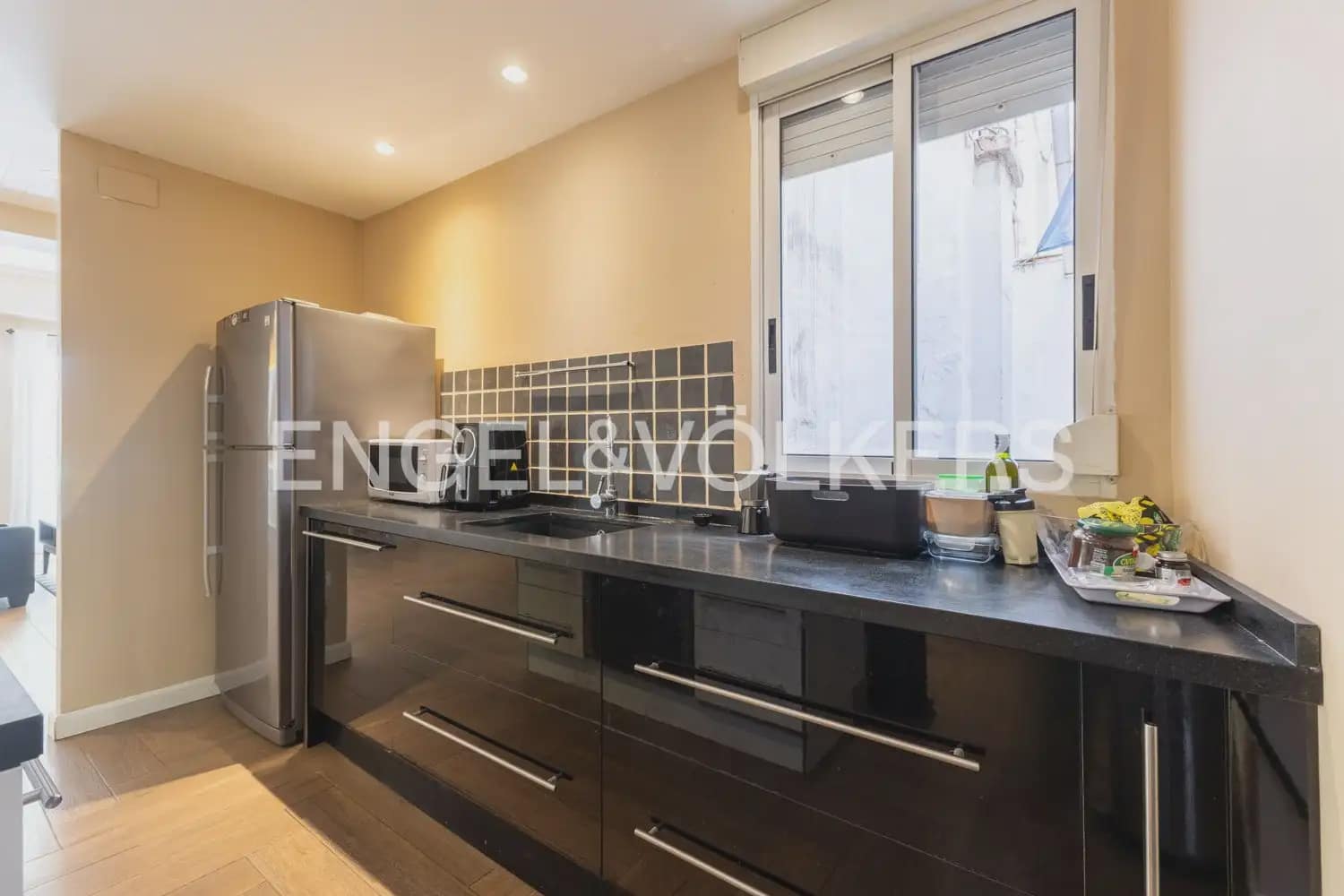 2 sovrum Lägenhet att hyra i Valencia stad - 2 000 € (Ref: 10099385)
