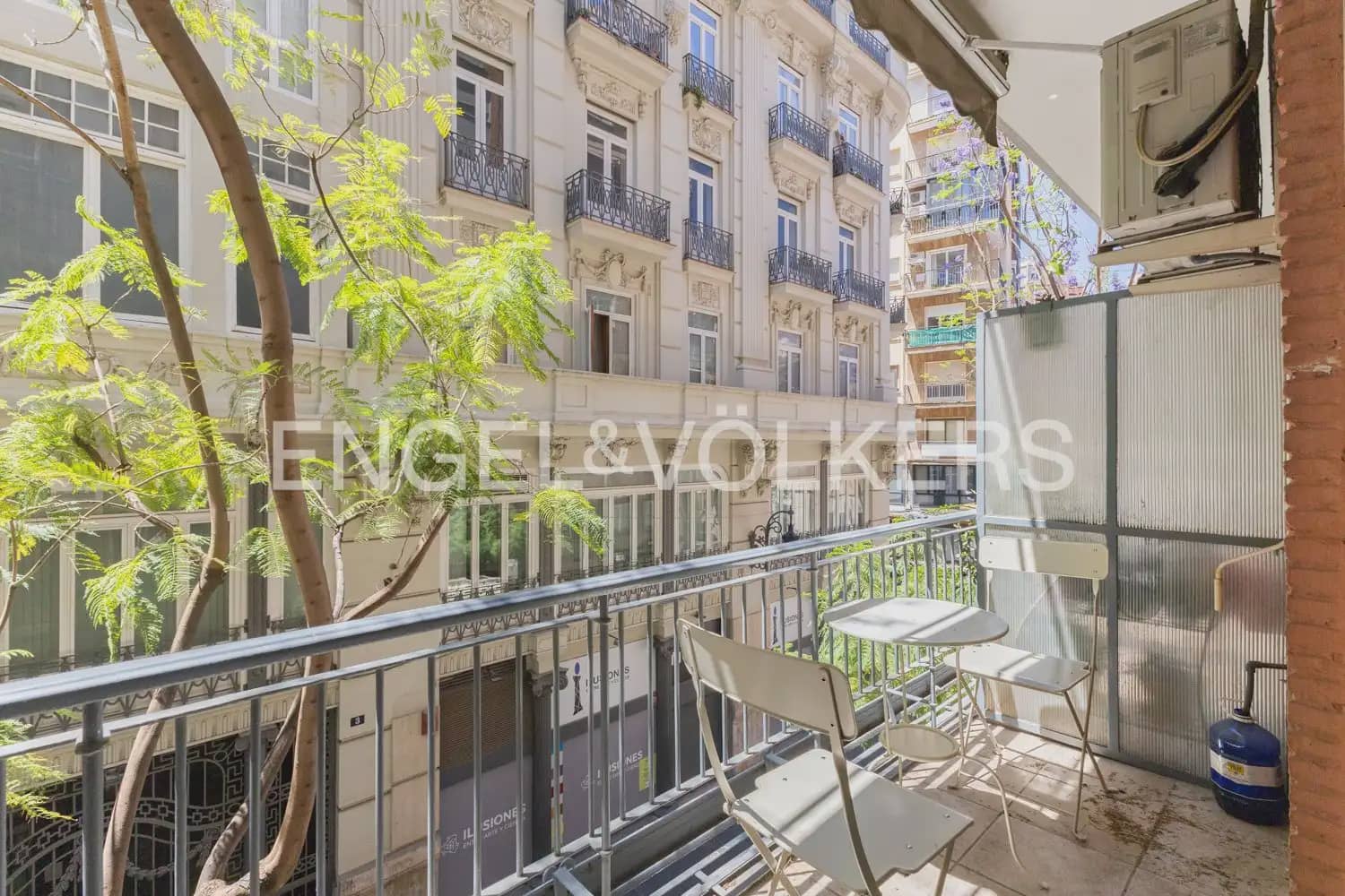 2 sovrum Lägenhet att hyra i Valencia stad - 2 000 € (Ref: 10099385)