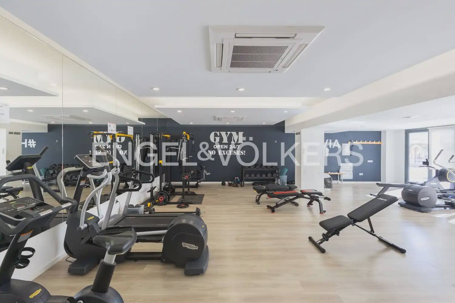 Piso de 3 habitaciones en València ciudad en venta con piscina garaje - 925.000 € (Ref: 10099386)